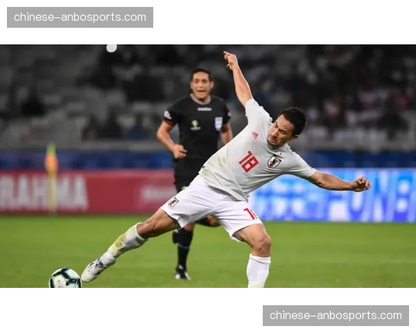 门兴前锋霍诺拉特扳平比分,避免主场失利